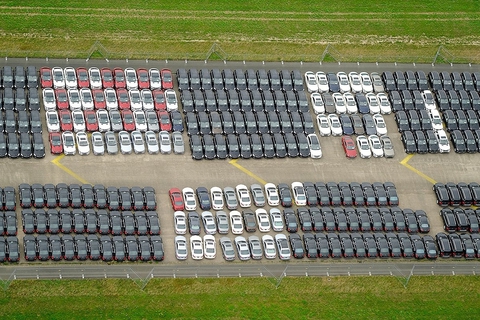 Thiếu chip, hàng nghìn chiếc Mercedes-Benz mới toanh ‘chôn chân’ ở sân bay - Ảnh 9. Thiếu chip, hàng nghìn chiếc Mercedes-Benz mới toanh ‘chôn chân’ ở sân bay - Ảnh 9.