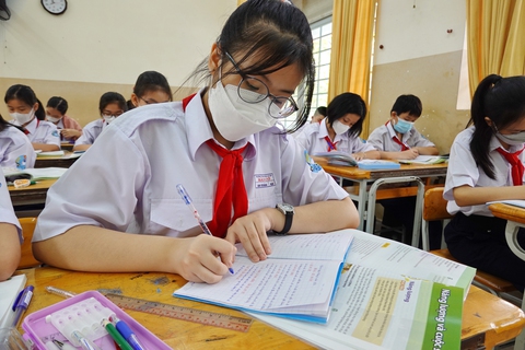 Chương trình mới: Đau đầu cho trường, áp lực cho giáo viên - Ảnh 1. Chương trình mới: Đau đầu cho trường, áp lực cho giáo viên - Ảnh 1.