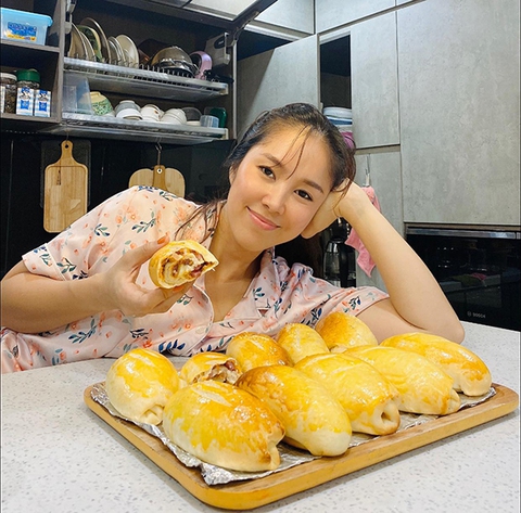Ảnh vui sao Việt 20-9: Mỹ Tâm thư giãn khi làm vườn - Ảnh 6. Ảnh vui sao Việt 20-9: Mỹ Tâm thư giãn khi làm vườn - Ảnh 6.