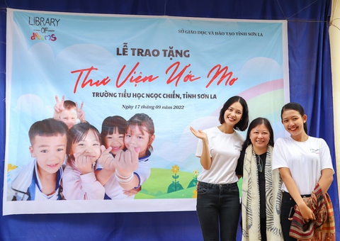 Chi Pu tiếp tục bị chỉ trích vì hình ảnh, ca từ dung tục trong Sashimi - Ảnh 5. Chi Pu tiếp tục bị chỉ trích vì hình ảnh, ca từ dung tục trong Sashimi - Ảnh 5.