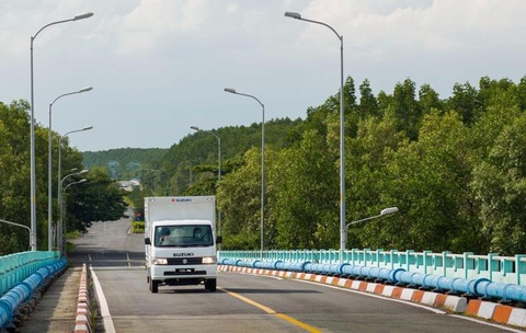 Xăng giảm, dầu tăng giá, nên chọn xe tải nhẹ nào? - Ảnh 1. Xăng giảm, dầu tăng giá, nên chọn xe tải nhẹ nào? - Ảnh 1.