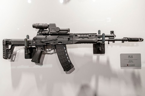 Nga nâng cấp súng trường AK-12 dùng trong chiến sự tại Ukraine - Ảnh 2. Nga nâng cấp súng trường AK-12 dùng trong chiến sự tại Ukraine - Ảnh 2.