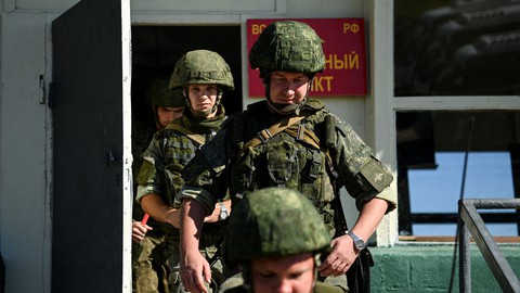 Phản ứng của Ukraine và các nước sau khi ông Putin ban hành lệnh động viên - Ảnh 1. Phản ứng của Ukraine và các nước sau khi ông Putin ban hành lệnh động viên - Ảnh 1.