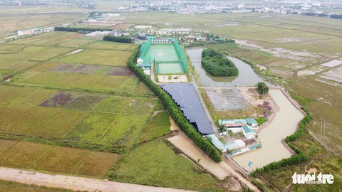 Sân tập golf mở ‘chui’ trong dự án nuôi cá, ‘đặt lịch chơi ngay’ - Ảnh 1. Sân tập golf mở ‘chui’ trong dự án nuôi cá, ‘đặt lịch chơi ngay’ - Ảnh 1.