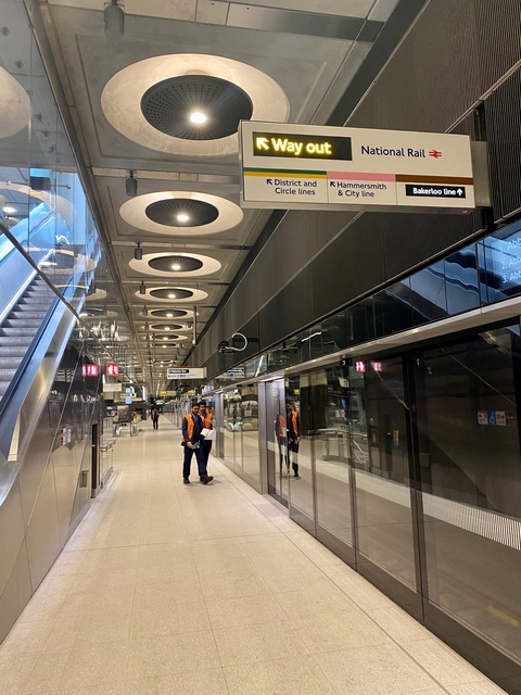 Tuyến tàu điện ngầm 25 tỉ USD: Nhà ga chứa được tòa nhà chọc trời cao nhất London nếu ngả ra đất - Ảnh 7. Tuyến tàu điện ngầm 25 tỉ USD: Nhà ga chứa được tòa nhà chọc trời cao nhất London nếu ngả ra đất - Ảnh 7.