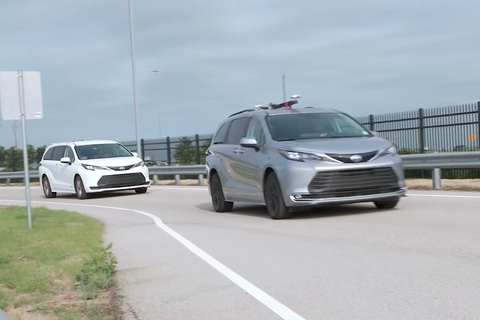 Toyota thử công nghệ xe trước kéo xe sau không dùng dây: Cú sốc cho ngành ô tô? - Ảnh 2. Toyota thử công nghệ xe trước kéo xe sau không dùng dây: Cú sốc cho ngành ô tô? - Ảnh 2.