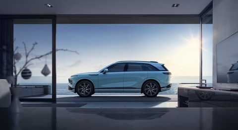 SUV điện sạc nhanh nhất thế giới: Sạc 5 phút đi được 200km - Ảnh 5. SUV điện sạc nhanh nhất thế giới: Sạc 5 phút đi được 200km - Ảnh 5.