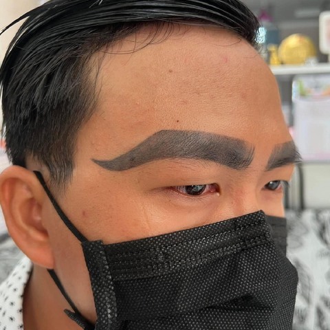 Chị em khóc thét khi đặt niềm tin nhầm thợ xăm lông mày - Ảnh 2. Chị em khóc thét khi đặt niềm tin nhầm thợ xăm lông mày - Ảnh 2.