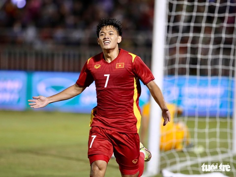 Việt Nam - Singapore 4-0: Khi các tân binh lên tiếng - Ảnh 1. Việt Nam - Singapore 4-0: Khi các tân binh lên tiếng - Ảnh 1.