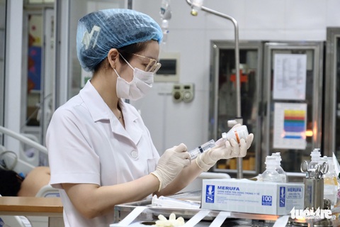 Dịch truyền Dextran trị sốt xuất huyết nặng nhập về được quá ít - Ảnh 1. Dịch truyền Dextran trị sốt xuất huyết nặng nhập về được quá ít - Ảnh 1.