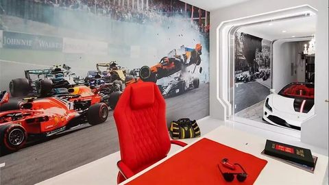 ‘Nhà Ferrari’ giá 3,96 triệu USD: Như garage siêu xe, chỉ không kèm ‘Ngựa chồm’ - Ảnh 1. ‘Nhà Ferrari’ giá 3,96 triệu USD: Như garage siêu xe, chỉ không kèm ‘Ngựa chồm’ - Ảnh 1.