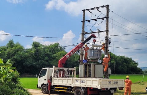 PC Phú Yên: khẩn trương hoàn thành các thủ tục đầu tư xây dựng năm 2023 - Ảnh 1. PC Phú Yên: khẩn trương hoàn thành các thủ tục đầu tư xây dựng năm 2023 - Ảnh 1.