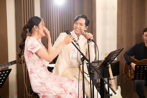 Nam Em hát nhạc buồn với Bạch Công Khanh mà sao nghe vui đến lạ! - Ảnh 4. Nam Em hát nhạc buồn với Bạch Công Khanh mà sao nghe vui đến lạ! - Ảnh 4.