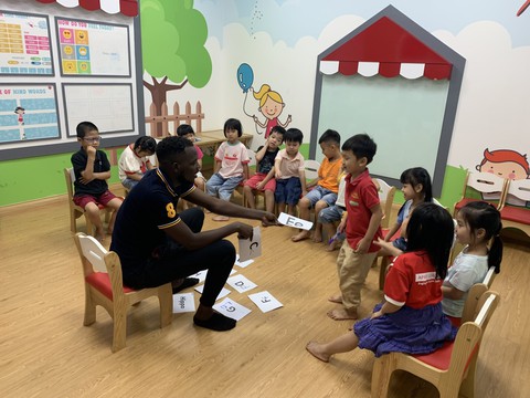Trung tâm Anh ngữ Apax Leaders ở Đắk Lắk bốc hơi, ôm theo hàng trăm triệu đồng học phí - Ảnh 3. Trung tâm Anh ngữ Apax Leaders ở Đắk Lắk bốc hơi, ôm theo hàng trăm triệu đồng học phí - Ảnh 3.