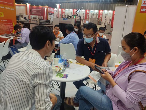 Tin sáng 23-9: Khôi phục tuyến xe buýt chợ Bến Thành đi khu du lịch Đại Nam - Ảnh 4. Tin sáng 23-9: Khôi phục tuyến xe buýt chợ Bến Thành đi khu du lịch Đại Nam - Ảnh 4.