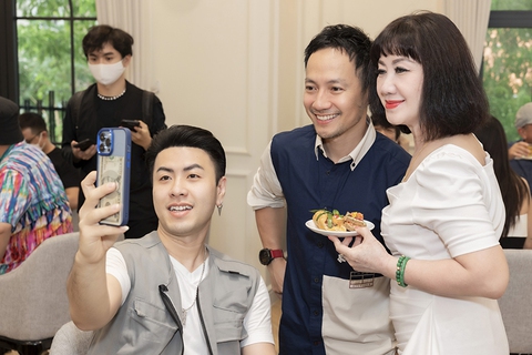 Dàn sao hội tụ mừng rapper Tiến Đạt bắt tay cùng Hoàng Bách - Ảnh 7. Dàn sao hội tụ mừng rapper Tiến Đạt bắt tay cùng Hoàng Bách - Ảnh 7.