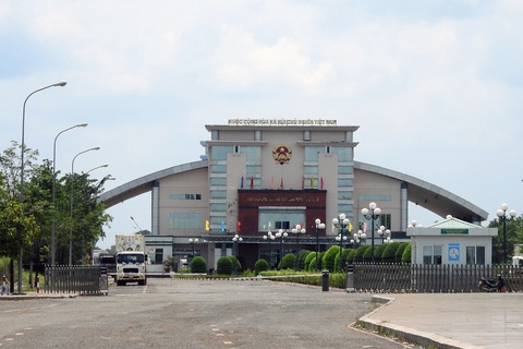 Nhiều người bị dụ đi Campuchia làm ‘việc nhẹ lương cao’, Bình Phước tăng cường ngăn ngừa - Ảnh 1. Nhiều người bị dụ đi Campuchia làm ‘việc nhẹ lương cao’, Bình Phước tăng cường ngăn ngừa - Ảnh 1.