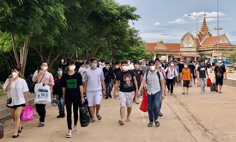 Kiên Giang: Tiếp nhận 226 công dân Việt Nam từ Campuchia về nước - Ảnh 1. Kiên Giang: Tiếp nhận 226 công dân Việt Nam từ Campuchia về nước - Ảnh 1.