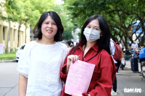 Quên hồ sơ nhập học trên taxi, cô nữ sinh xúc động vì sự tử tế của những người nơi xa lạ - Ảnh 1. Quên hồ sơ nhập học trên taxi, cô nữ sinh xúc động vì sự tử tế của những người nơi xa lạ - Ảnh 1.