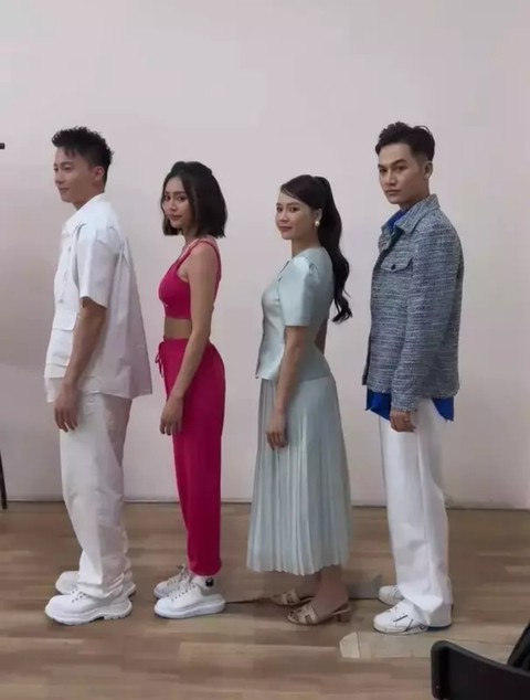 Loạt ảnh chứng minh Sam là ‘nấm lùn đáng yêu’ nhất nhì Vbiz - Ảnh 7. Loạt ảnh chứng minh Sam là ‘nấm lùn đáng yêu’ nhất nhì Vbiz - Ảnh 7.