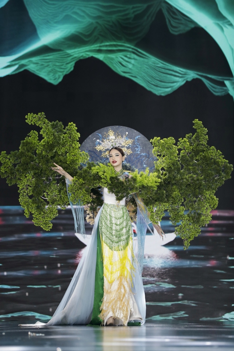Miss Grand Vietnam 2022: Đêm diễn trang phục văn hóa dân tộc chưa đậm chất thời trang - Ảnh 7. Miss Grand Vietnam 2022: Đêm diễn trang phục văn hóa dân tộc chưa đậm chất thời trang - Ảnh 7.