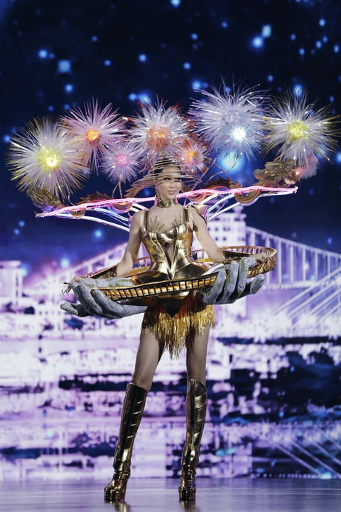 Miss Grand Vietnam 2022: Đêm diễn trang phục văn hóa dân tộc chưa đậm chất thời trang - Ảnh 9. Miss Grand Vietnam 2022: Đêm diễn trang phục văn hóa dân tộc chưa đậm chất thời trang - Ảnh 9.