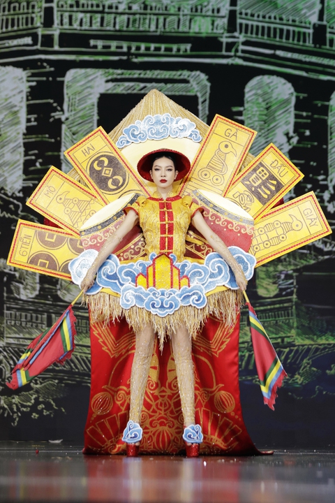 Miss Grand Vietnam 2022: Đêm diễn trang phục văn hóa dân tộc chưa đậm chất thời trang - Ảnh 2. Miss Grand Vietnam 2022: Đêm diễn trang phục văn hóa dân tộc chưa đậm chất thời trang - Ảnh 2.