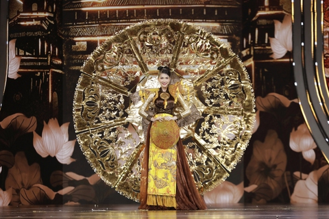 Miss Grand Vietnam 2022: Đêm diễn trang phục văn hóa dân tộc chưa đậm chất thời trang - Ảnh 12. Miss Grand Vietnam 2022: Đêm diễn trang phục văn hóa dân tộc chưa đậm chất thời trang - Ảnh 12.
