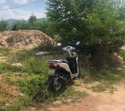Dạy xong tiết 1, cô giáo rời trường, không dạy tiếp, bốn ngày sau phát hiện thi thể - Ảnh 2. Dạy xong tiết 1, cô giáo rời trường, không dạy tiếp, bốn ngày sau phát hiện thi thể - Ảnh 2.