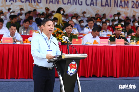 Hàng trăm người diễn tập chữa cháy tàu 25.000 tấn trong cảng Cát Lái - Ảnh 2. Hàng trăm người diễn tập chữa cháy tàu 25.000 tấn trong cảng Cát Lái - Ảnh 2.