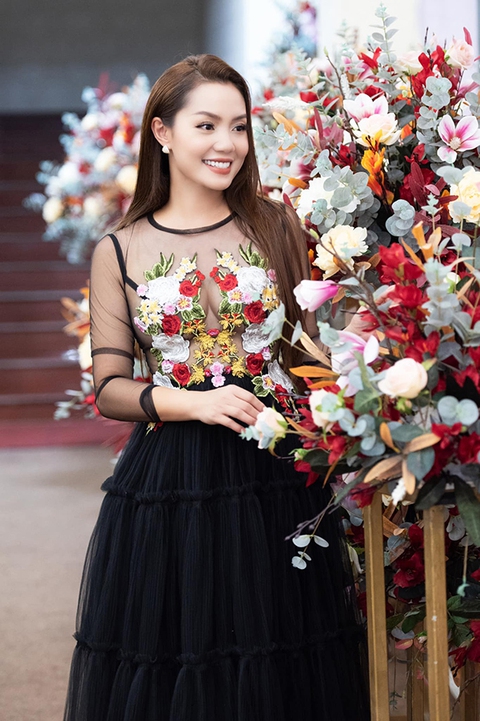 Ảnh vui sao Việt 24-9: Tiến Luật mừng sinh nhật bà xã Thu Trang lúc nửa đêm - Ảnh 8. Ảnh vui sao Việt 24-9: Tiến Luật mừng sinh nhật bà xã Thu Trang lúc nửa đêm - Ảnh 8.