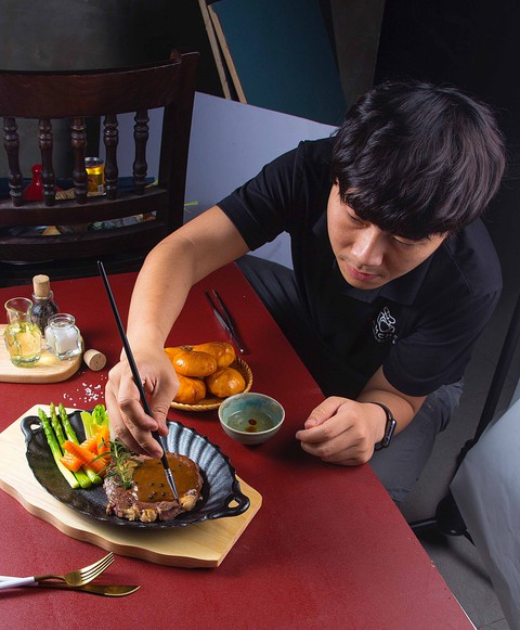 Người trang điểm chuyên nghiệp cho các món ăn Việt - Ảnh 2. Người trang điểm chuyên nghiệp cho các món ăn Việt - Ảnh 2.