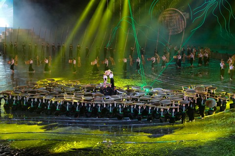 Đêm hội nghệ thuật xòe Thái nhận bằng Di sản văn hóa phi vật thể của UNESCO - Ảnh 3. Đêm hội nghệ thuật xòe Thái nhận bằng Di sản văn hóa phi vật thể của UNESCO - Ảnh 3.