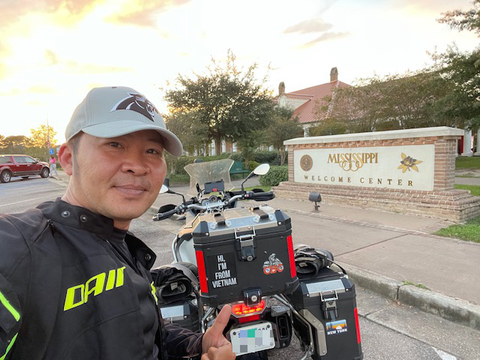 Du khách Việt một mình chạy mô tô hơn 20.000km vòng quanh nước Mỹ - Ảnh 9. Du khách Việt một mình chạy mô tô hơn 20.000km vòng quanh nước Mỹ - Ảnh 9.