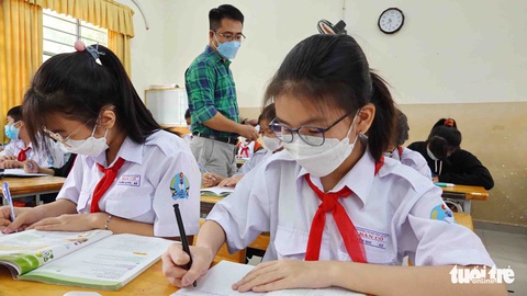 Giám sát đổi mới chương trình, sách giáo khoa - Ảnh 1. Giám sát đổi mới chương trình, sách giáo khoa - Ảnh 1.