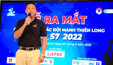 Giải bóng đá phong trào TP.HCM cho đăng ký 5 cầu thủ chuyên nghiệp - Ảnh 1. Giải bóng đá phong trào TP.HCM cho đăng ký 5 cầu thủ chuyên nghiệp - Ảnh 1.