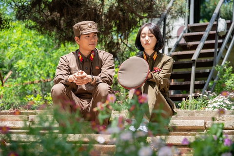 Việt Hương hỗ trợ đưa tro cốt nhạc sĩ Lam Phương về nước, Hồ Quang Hiếu hát lại hàng loạt bản hit - Ảnh 7. Việt Hương hỗ trợ đưa tro cốt nhạc sĩ Lam Phương về nước, Hồ Quang Hiếu hát lại hàng loạt bản hit - Ảnh 7.