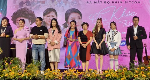 Nghệ sĩ Ngân Quỳnh: Chìa khóa tình thân là… tình thương - Ảnh 1. Nghệ sĩ Ngân Quỳnh: Chìa khóa tình thân là… tình thương - Ảnh 1.