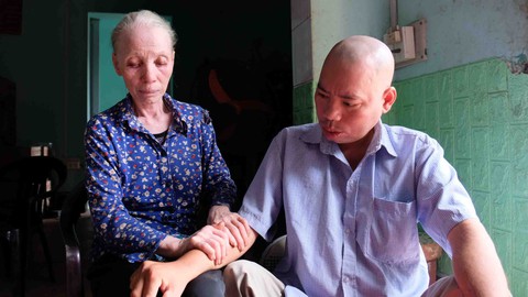 Gánh con đi suốt cuộc đời - Kỳ 2: Thương đứt ruột những đứa con lớn ngược - Ảnh 1. Gánh con đi suốt cuộc đời - Kỳ 2: Thương đứt ruột những đứa con lớn ngược - Ảnh 1.