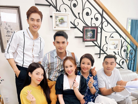 Nghệ sĩ Ngân Quỳnh: Chìa khóa tình thân là… tình thương - Ảnh 2. Nghệ sĩ Ngân Quỳnh: Chìa khóa tình thân là… tình thương - Ảnh 2.