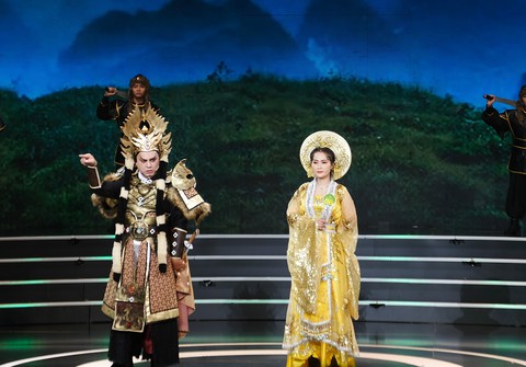 Dương Thị Diễm, cựu sinh viên khoa ngôn ngữ, đoạt Chuông vàng vọng cổ 2022 - Ảnh 2. Dương Thị Diễm, cựu sinh viên khoa ngôn ngữ, đoạt Chuông vàng vọng cổ 2022 - Ảnh 2.