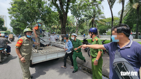 Quận 1 dẹp tình trạng tiêm chích ma túy ở công viên 23-9 - Ảnh 5. Quận 1 dẹp tình trạng tiêm chích ma túy ở công viên 23-9 - Ảnh 5.
