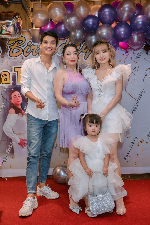 Ảnh vui sao Việt 26-9: Vợ chồng Trường Giang quấn quýt bên con gái - Ảnh 8. Ảnh vui sao Việt 26-9: Vợ chồng Trường Giang quấn quýt bên con gái - Ảnh 8.