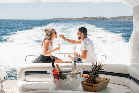 Nhân viên siêu du thuyền: Triệu phú không đặt trước nhưng chi hàng trăm triệu cho bữa ăn - Ảnh 6. Nhân viên siêu du thuyền: Triệu phú không đặt trước nhưng chi hàng trăm triệu cho bữa ăn - Ảnh 6.