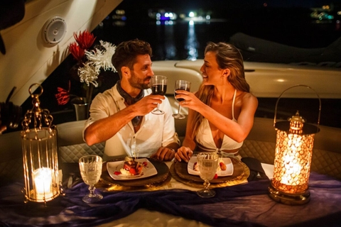 Nhân viên siêu du thuyền: Triệu phú không đặt trước nhưng chi hàng trăm triệu cho bữa ăn - Ảnh 3. Nhân viên siêu du thuyền: Triệu phú không đặt trước nhưng chi hàng trăm triệu cho bữa ăn - Ảnh 3.