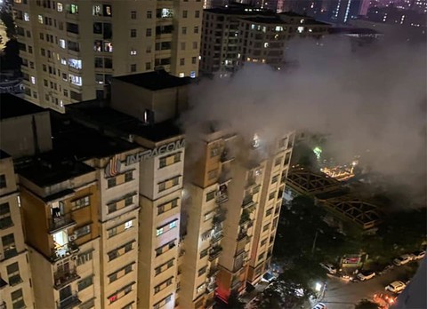 Không gọi được bạn gái về nhà, thanh niên đốt tủ quần áo làm cháy căn hộ chung cư - Ảnh 1. Không gọi được bạn gái về nhà, thanh niên đốt tủ quần áo làm cháy căn hộ chung cư - Ảnh 1.