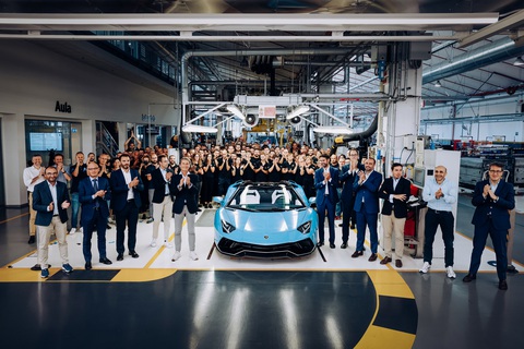Có tiền cũng không mua được siêu xe Lamborghini mới trong gần 1 năm nữa - Ảnh 1. Có tiền cũng không mua được siêu xe Lamborghini mới trong gần 1 năm nữa - Ảnh 1.
