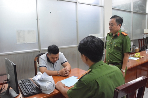 Vụ giả ngân hàng cho vay: Nạn nhân có tâm lý cho rằng bị lừa không nhiều nên cho qua - Ảnh 1. Vụ giả ngân hàng cho vay: Nạn nhân có tâm lý cho rằng bị lừa không nhiều nên cho qua - Ảnh 1.