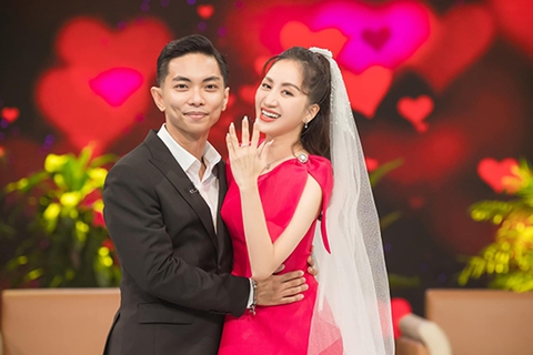 Ảnh vui sao Việt 27-9: Việt Hương ‘ngầu’ bên Hồng Đào, Cẩm Ly - Ảnh 7. Ảnh vui sao Việt 27-9: Việt Hương ‘ngầu’ bên Hồng Đào, Cẩm Ly - Ảnh 7.