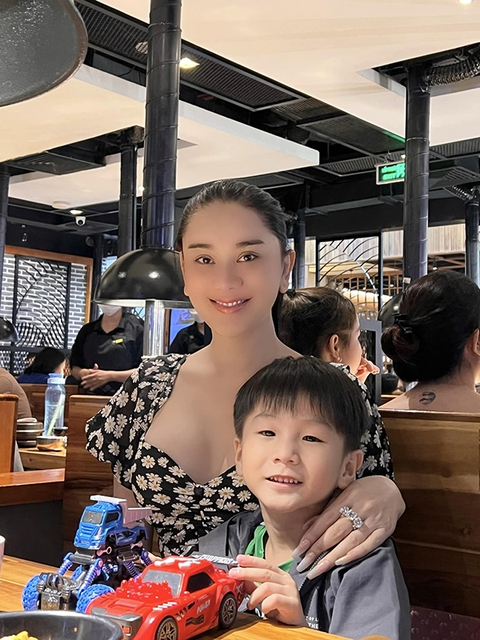 Ảnh vui sao Việt 27-9: Việt Hương ‘ngầu’ bên Hồng Đào, Cẩm Ly - Ảnh 9. Ảnh vui sao Việt 27-9: Việt Hương ‘ngầu’ bên Hồng Đào, Cẩm Ly - Ảnh 9.
